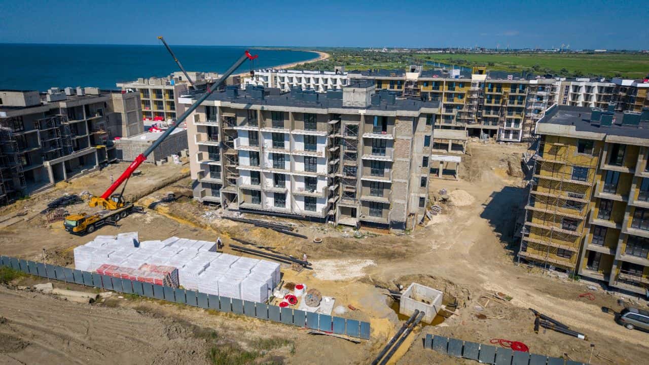 Строительство АК «Море тут» в июне 2026 года
