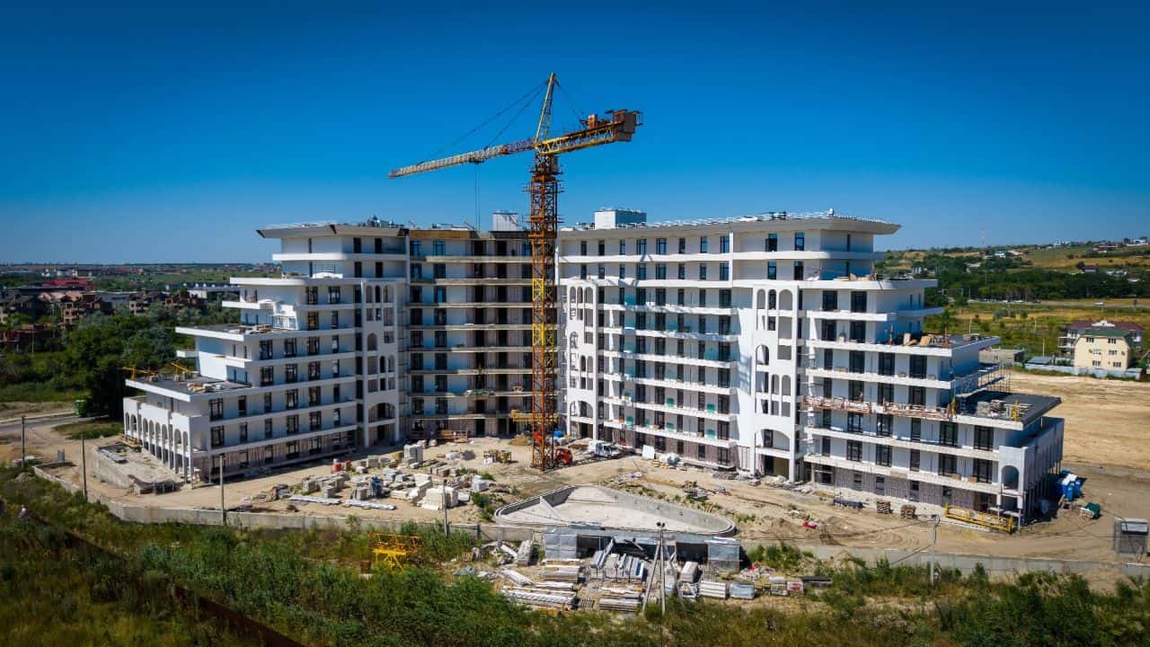 Ход строительства АК «Морелло» в июне 2026 года, общий вид корпуса