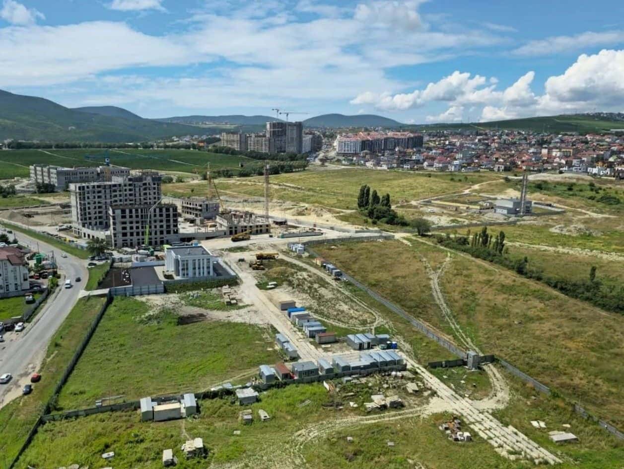 Площадка ЖК Моренуар в июле 2026 года, вид сверху