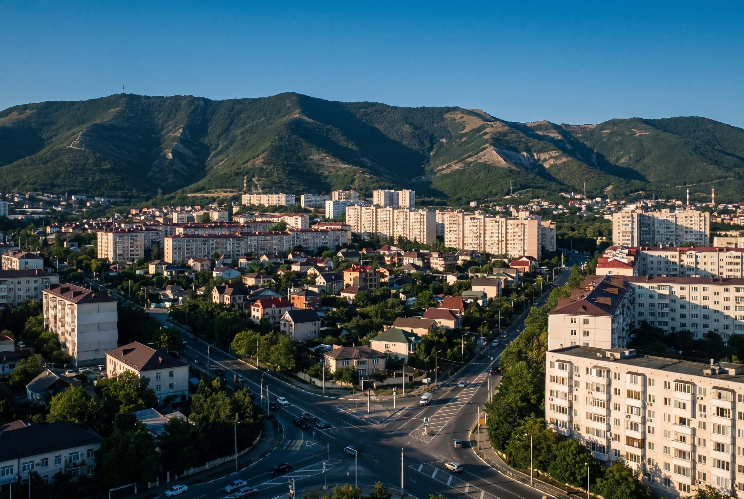Приморский район Новороссийска с зелёными жилыми кварталами